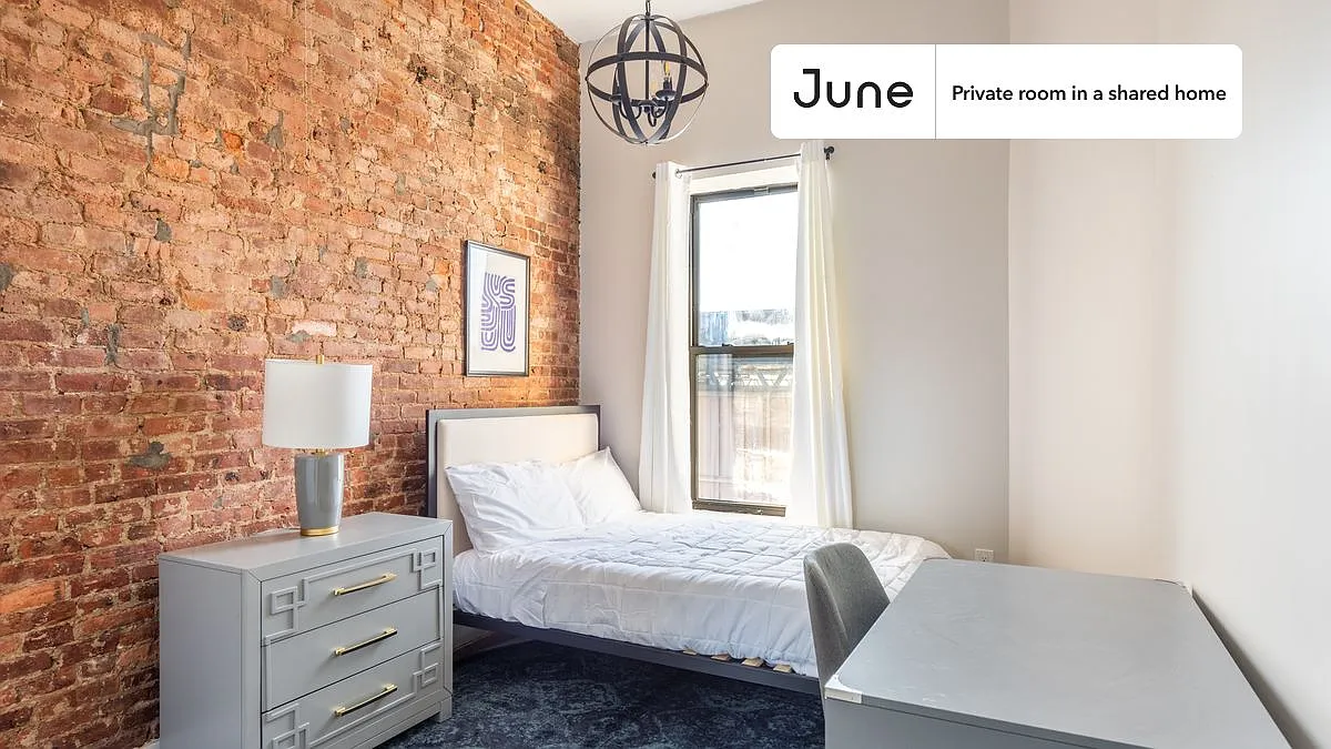 Full bedroom in 4 bed/2 bath home in Bushwick #1626 A — Photo 1
