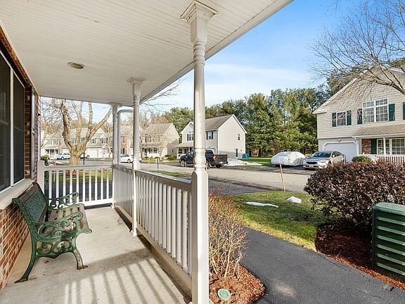 4th image of 36 Fairway Dr #36