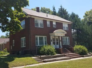 1738 S 9th St, Lincoln, NE 68502