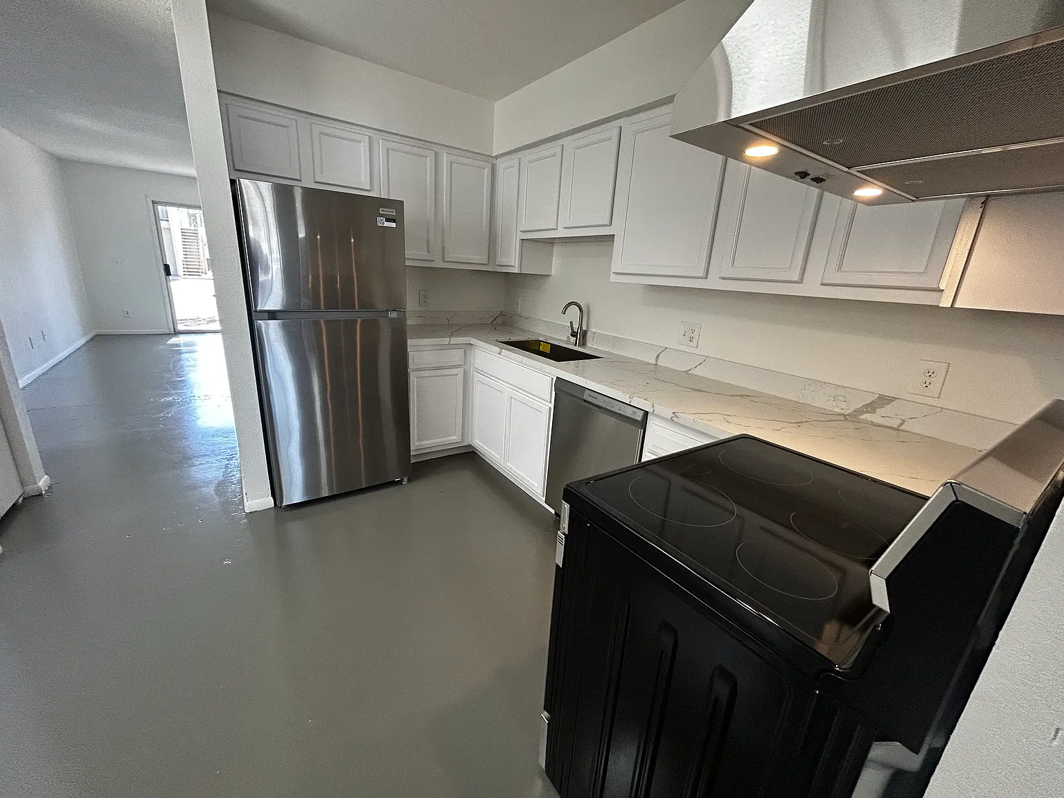 2 bed, 900 sqft, $1,395 — Photo 3
