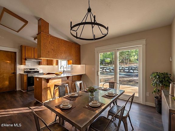 3rd image of 8682 N Clarkview Pl