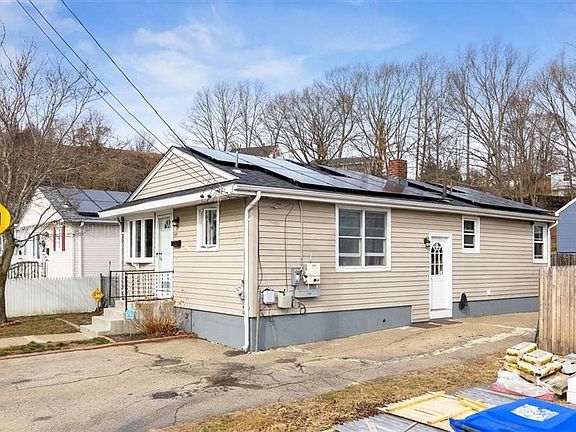 2nd image of 137 De Pinedo St