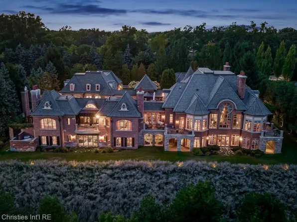2756 Turtle Bluff Dr, Bloomfield Hills, MI 48302