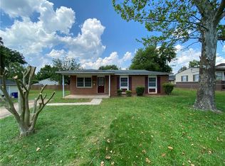 3905 Oak Ridge Dr, Winston Salem, NC 27105