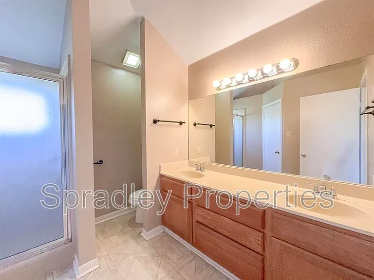 4612 Stone Pointe Dr — Photo 15