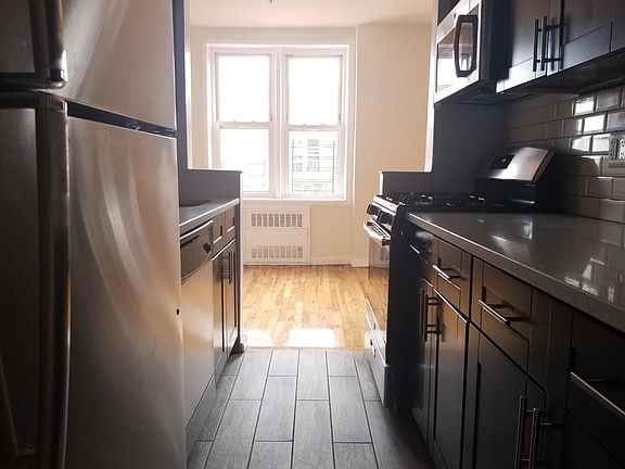 2nd image of 3324 Parsons Blvd #56