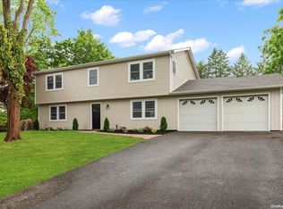 6 Kingston Rd, Mount Sinai, NY 11766