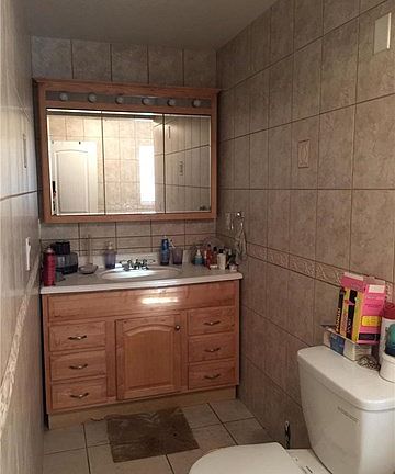 3rd image of 5342 Newbury Ave