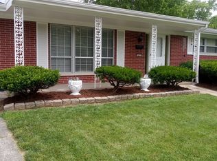 409 Rosewood Dr, Belleville, IL