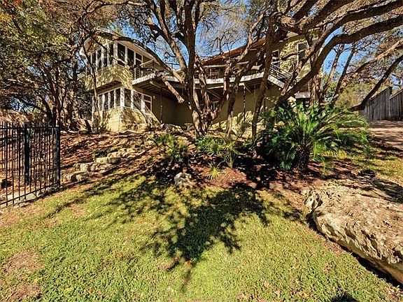 Hill Country-inspired custom tree house