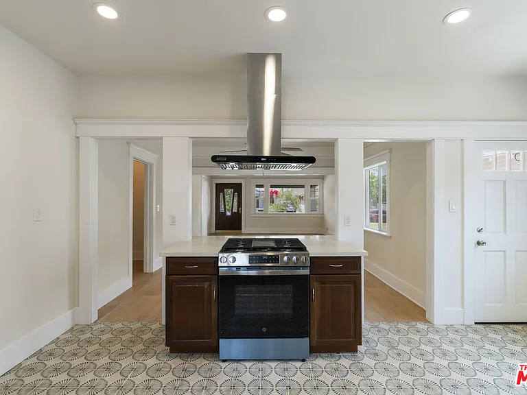 1828 W 41st Pl — Photo 13
