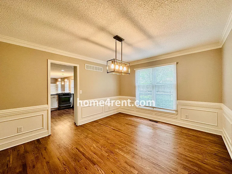902 Sherman Pkwy — Photo 12