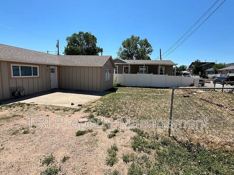 2 bed, 1.0 bath, $2,050 — Photo 2