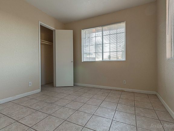 3rd image of 1108 Tamerack Ave