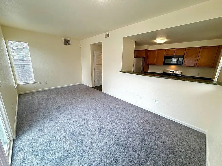 2941 Chavez Ln — Photo 10