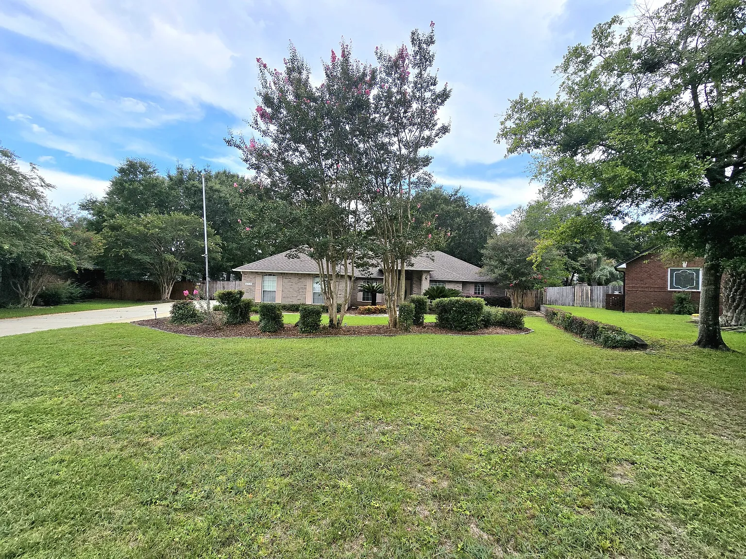 4 bed, 2749 sqft, $2,450 — Photo 3