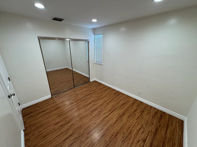6302 Denny Ave — Photo 10