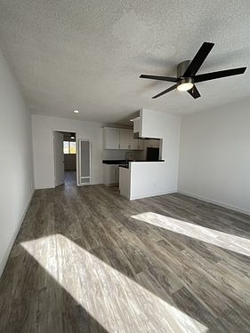 3rd image of 12939 Bonaparte Ave #13