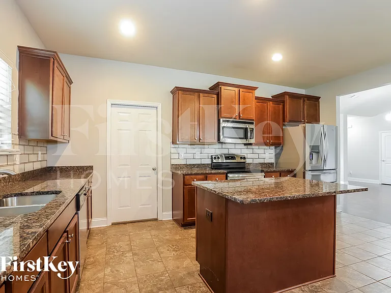 1022 Yorkshire Dr — Photo 6