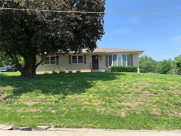 2nd image of 2311 Westminister Ln
