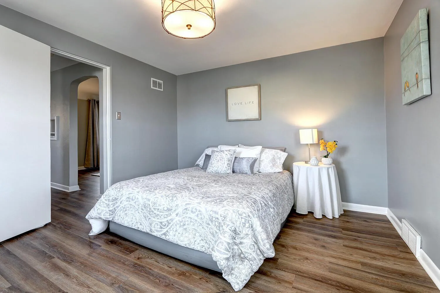 2 bed, 725 sqft, $1,200 — Photo 3