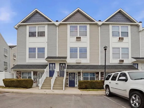 116 Horizon Ln, Bronx, NY 10473