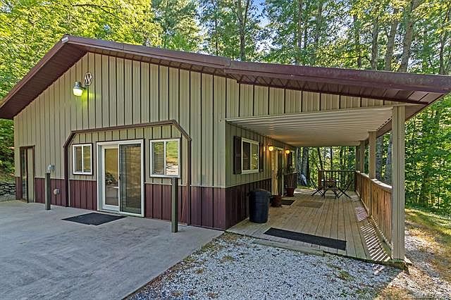 1st image of 134 Hawksnest Dr