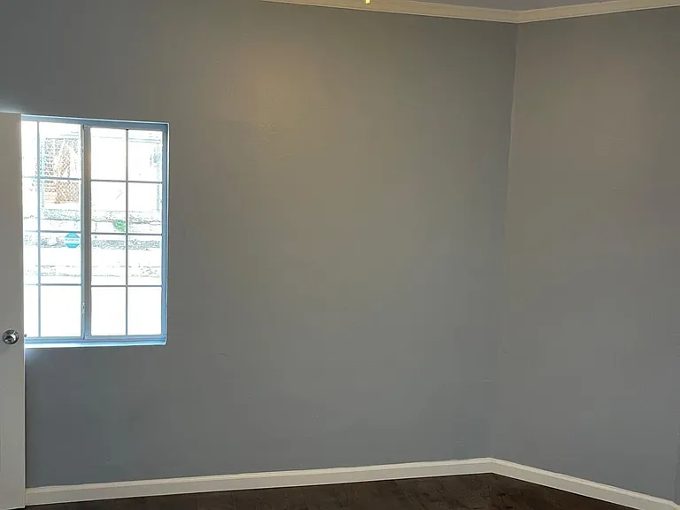 212 S Berendo St #216-1/2 — Photo 3