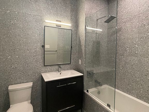 5th image of 880 Rogers Ave #508