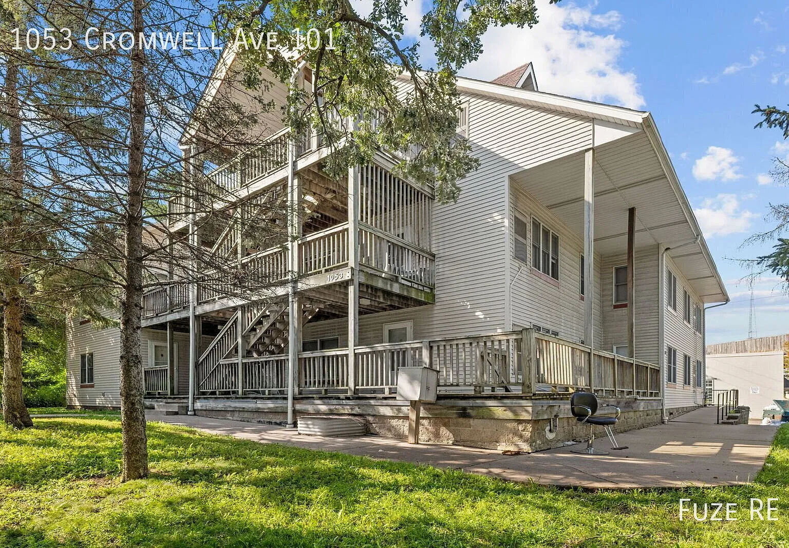 1053 Cromwell Ave — Photo 1