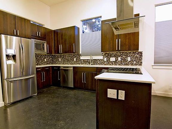 4th image of 1705 Justin Ln #A
