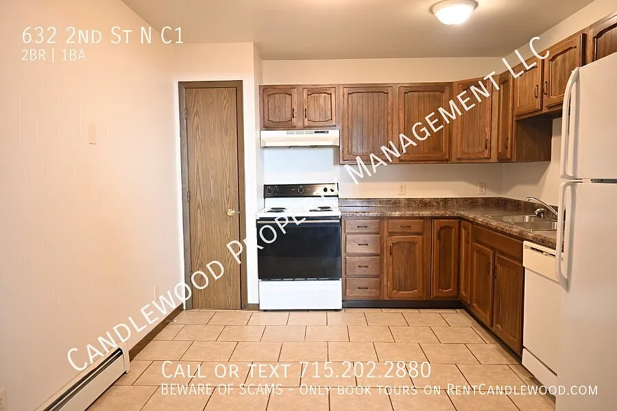Cat Friendly 2 Bedroom Lower Apartment Available Oct. 1st 2026 ! — Photo 3