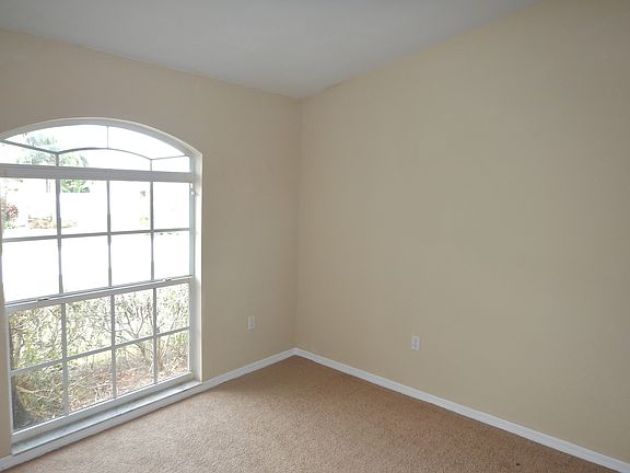 2nd image of 7810 Canterbury Cir