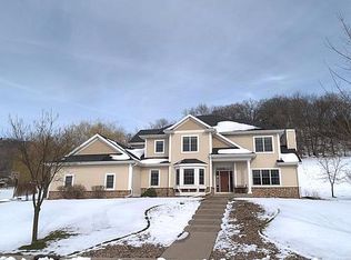776 Stonebridge Ave, Onalaska, WI 54650