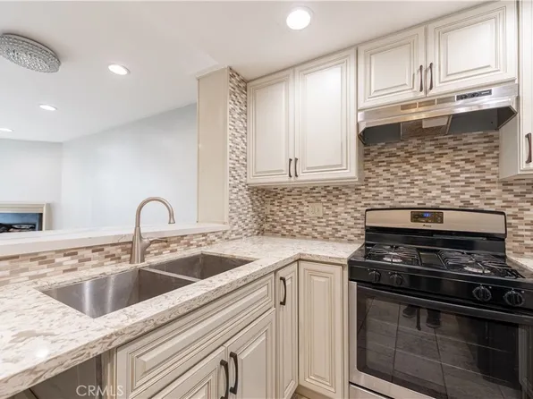 5143 Bakman Ave APT 315, North Hollywood, CA 91601