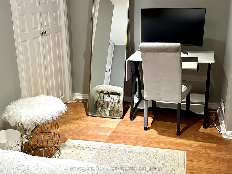 116 Rexway Dr E — Photo 25