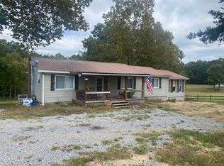 1002 Dye Rd, Clarkrange, TN 38553
