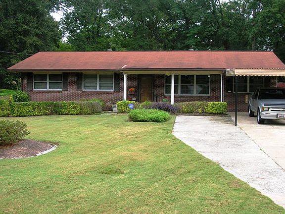 3rd image of 924 Woodburn Dr