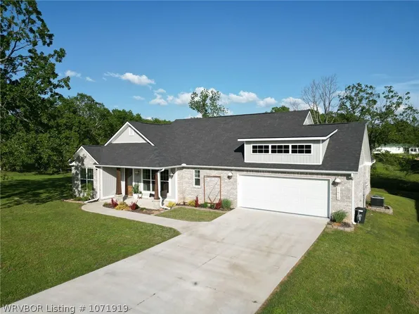 1410 Spring Hills Dr, Alma, AR 72921