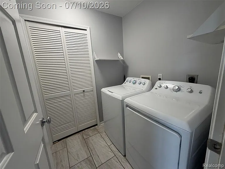 29415 Glen Oaks Blvd E — Photo 17