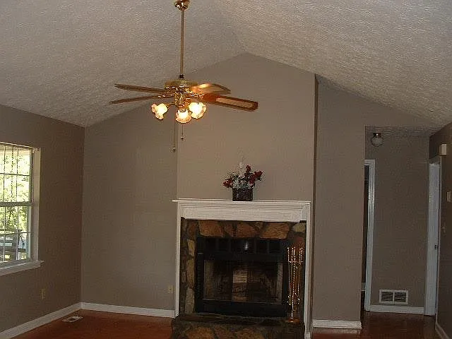 248 Whitney Ln — Photo 6
