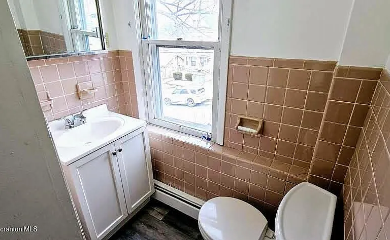 942 E Elm St #2 — Photo 7