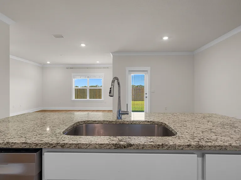1009 Hayward Loop — Photo 12