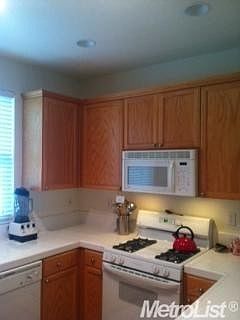 4th image of 238 Washington Pl