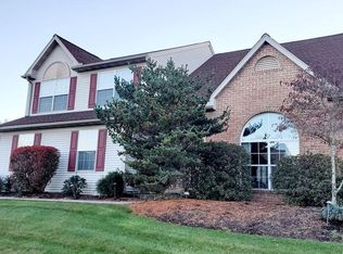 15 Rim View Ln, Reading, PA 19607