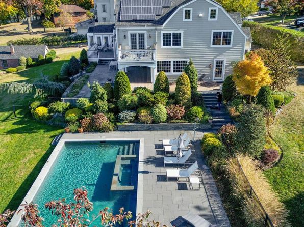 200 Gristmill Ln