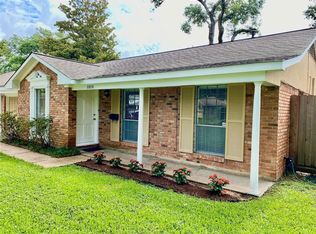 1810 Mill Creek Dr, Houston, TX 77008
