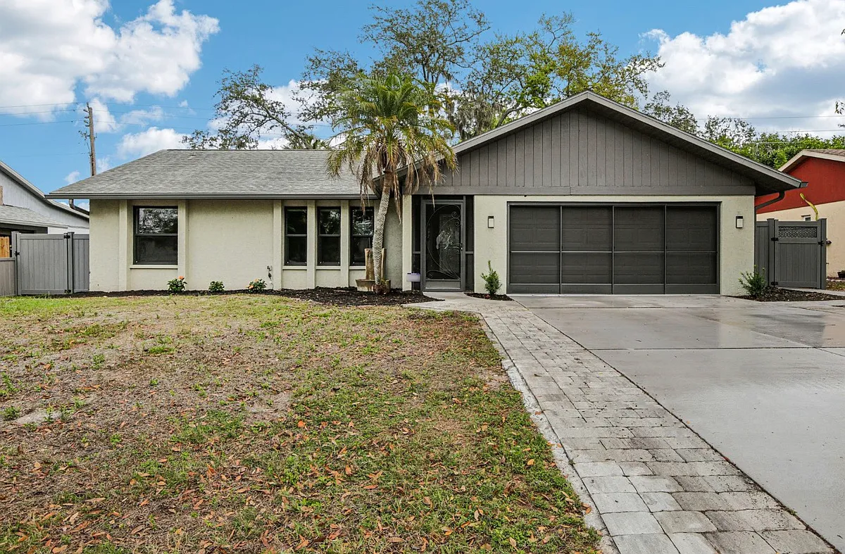 Building Photo - 5753 Colonial Oaks Blvd
