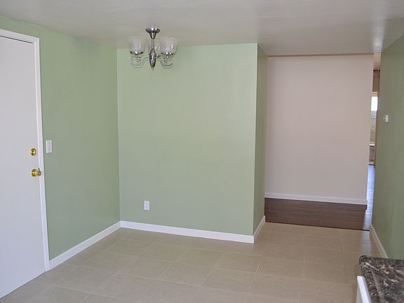 5th image of 2825 Zinnia Ct