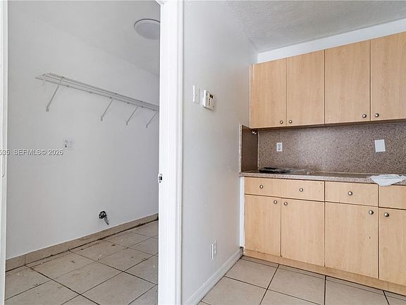 4th image of 1547 Passion Vine Cres